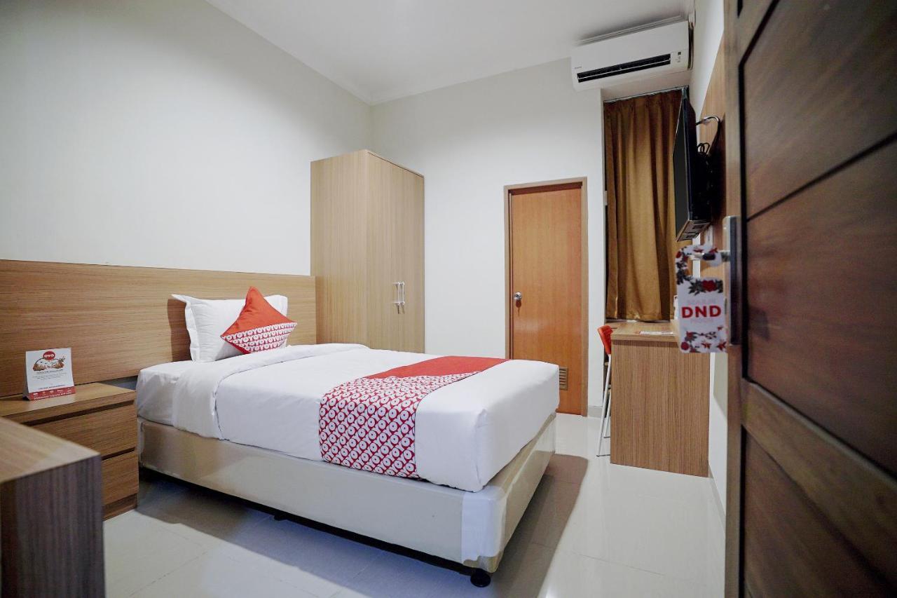 Oyo 415 The Kartini 8 Residence ジャカルタ エクステリア 写真