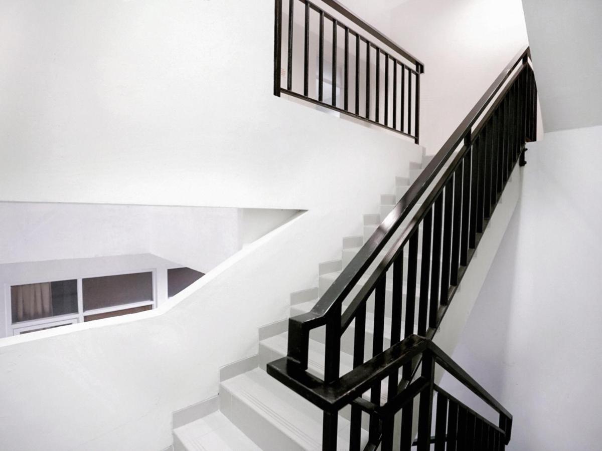 Oyo 415 The Kartini 8 Residence ジャカルタ エクステリア 写真