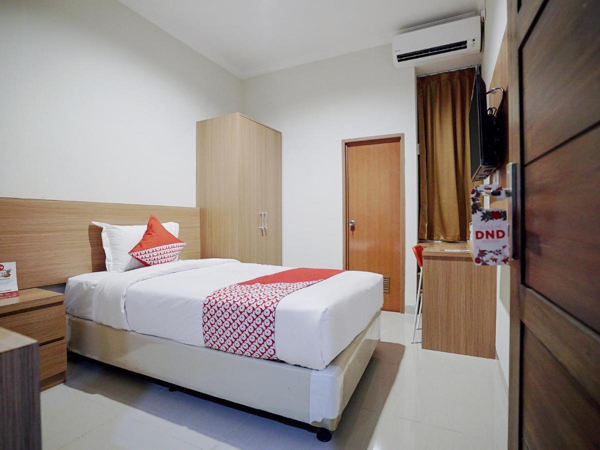 Oyo 415 The Kartini 8 Residence ジャカルタ エクステリア 写真