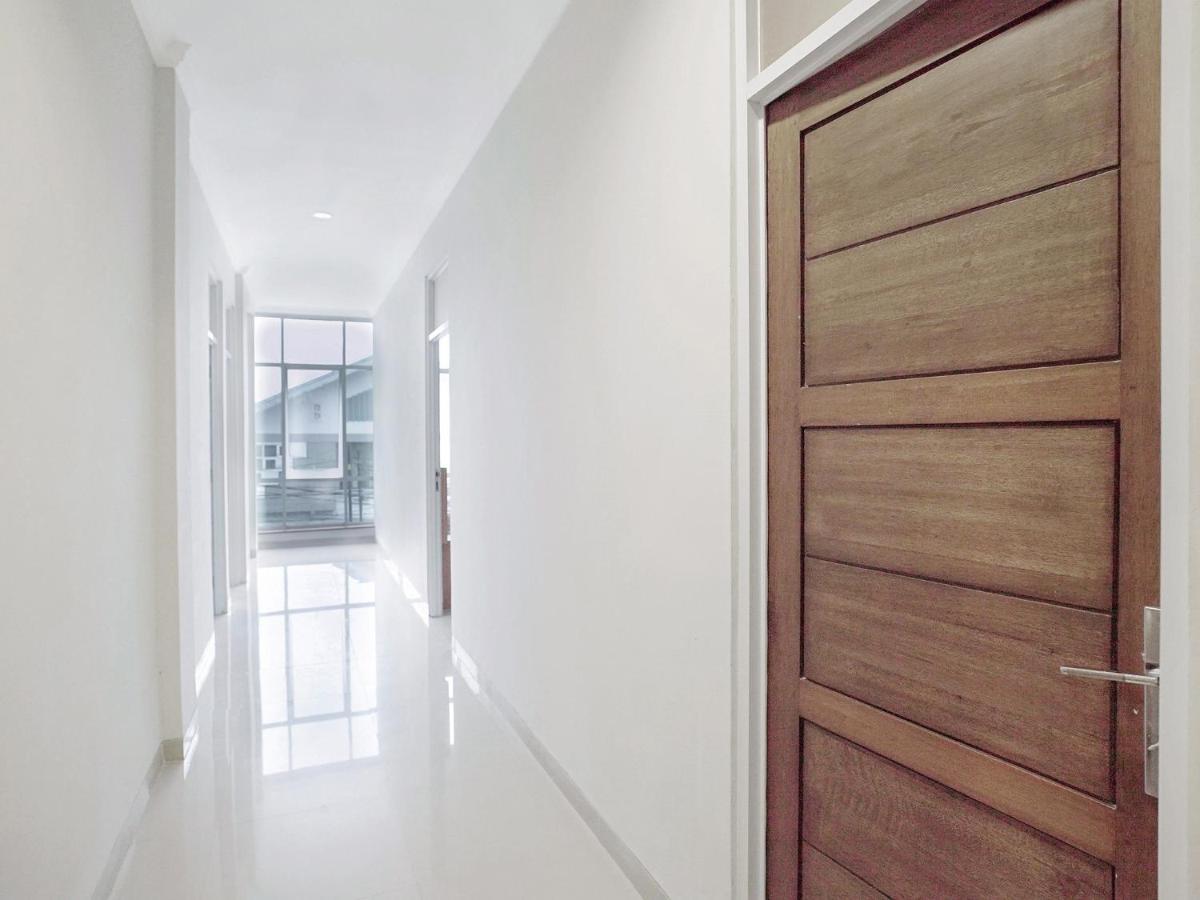 Oyo 415 The Kartini 8 Residence ジャカルタ エクステリア 写真