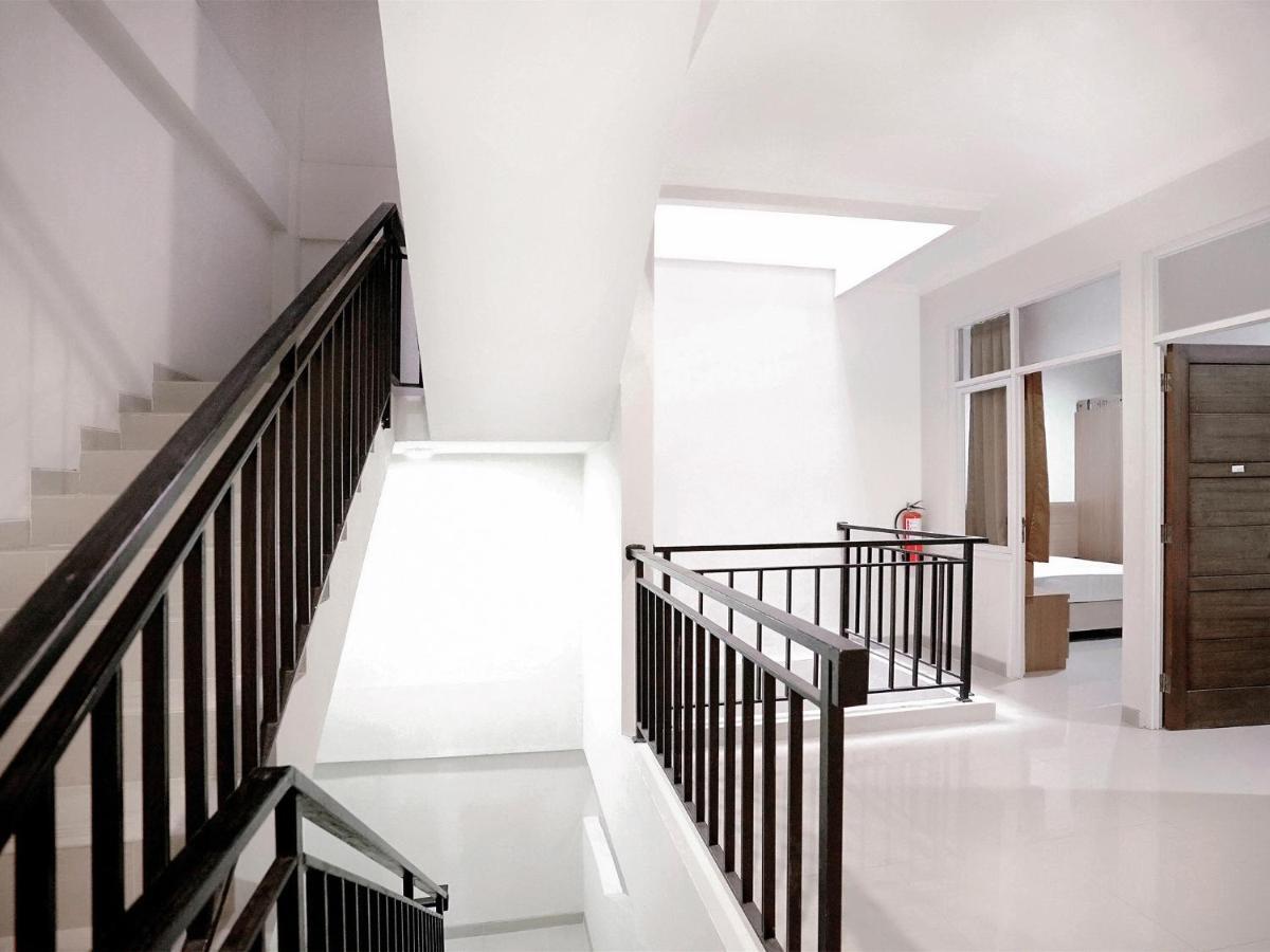 Oyo 415 The Kartini 8 Residence ジャカルタ エクステリア 写真