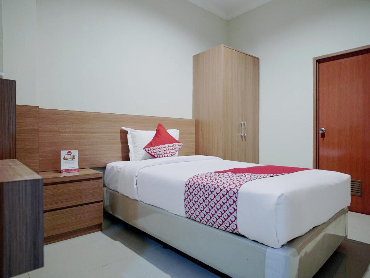 Oyo 415 The Kartini 8 Residence ジャカルタ エクステリア 写真